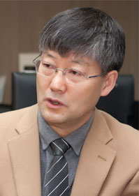 Hyug Moo Kwon
