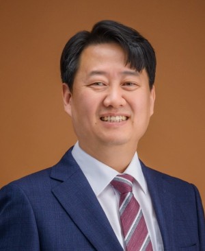 Dong Suk Kim